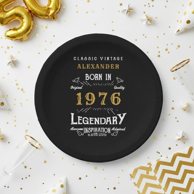 Plato De Papel Cumpleaños 50 1976 Legendario Retro (1976 black paper plate on a white and gold background.)