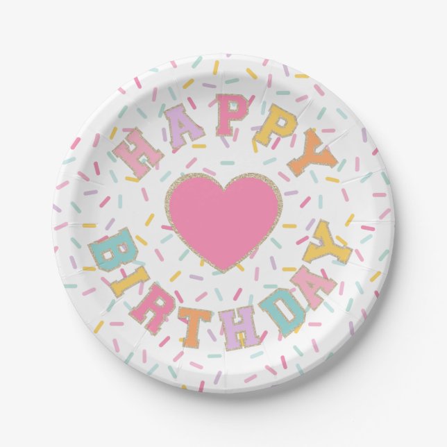Plato De Papel Cumpleaños con letra de parche Preppy (Anverso)