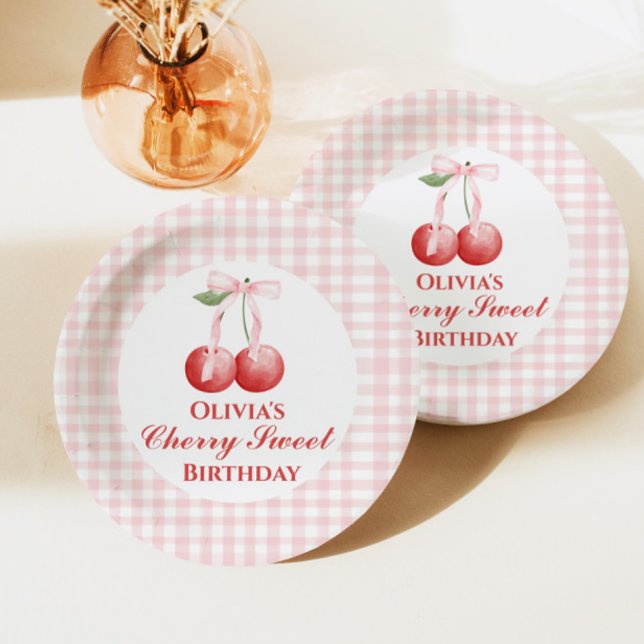 Plato De Papel Cumpleaños de Cherry Sweet con lazo rosa y gingham (Subido por el creador)