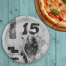 Cumpleaños de hijo adolescente con guitarra grunge