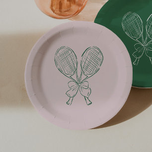 Plato De Papel Cumpleaños de tenis de raqueta junto a la cancha d