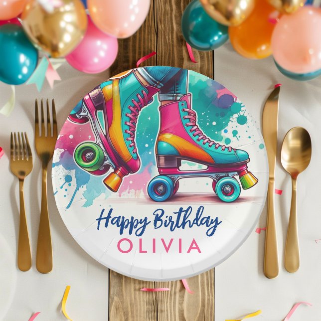 Plato De Papel Cumpleaños del Patinaje Cute Retro (Colorful birthday plate with roller skate design amidst party decor.)