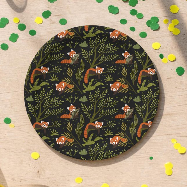 Plato De Papel Cumpleaños del Salvaje Uno de Panda Rojo Botánico  (A pattern of cute hand-drawn red pandas and plants on a moody black paper party plate for a birthday)