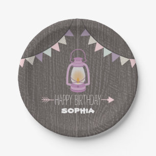 Plato De Papel Cumpleaños que acampa de la linterna púrpura