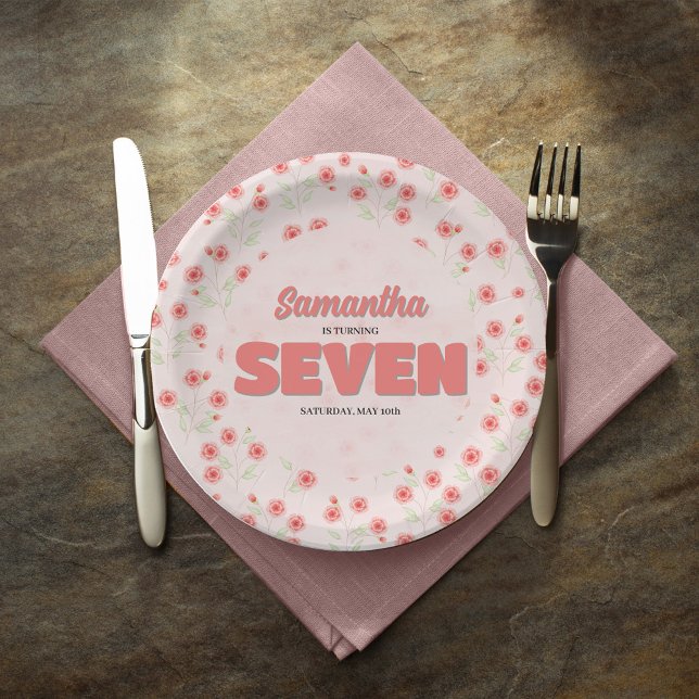 Plato De Papel Cumpleaños Séptimo Personalizado de Niña con Flore (Cute pink floral custom party paper plate. )