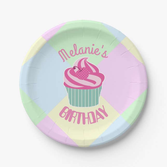 Plato De Papel Cupcake de cumpleaños rosa personalizado (Anverso)