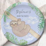 Plato De Papel Cute Sloth Boy Baby Shower<br><div class="desc">Este divertido plato de papel para la ducha de bebé tiene una dulce y sonriente pereza de bebé colgando de una rama,  hojas de selva color agua verde y un fondo azul. Personalizable fácil. Hay servilletas a juego en mi tienda. Acuarela original © Michele Davies.</div>