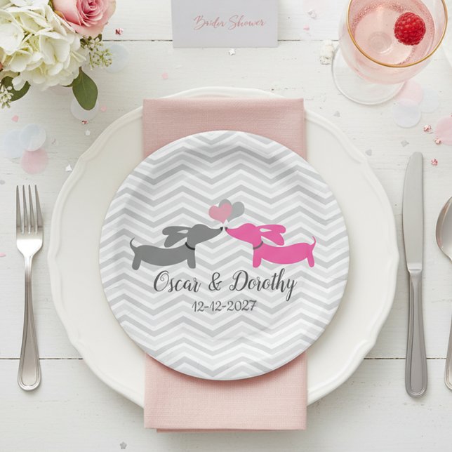 Plato De Papel Dachshund Boda personaliza las placas de papel (Wiener dog bridal shower party supplies or wedding reception dessert plates )