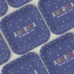 Plato De Papel Decoraciones de la Marina de Estados Unidos del 4<br><div class="desc">Celebra el 4 de julio con estilo con este divertido plato de papel. Presentando la frase "AMÉRICA la tierra que amo" en una fuente divertida con colores patrióticos y estrellas doradas. Personalizar el texto del script.</div>