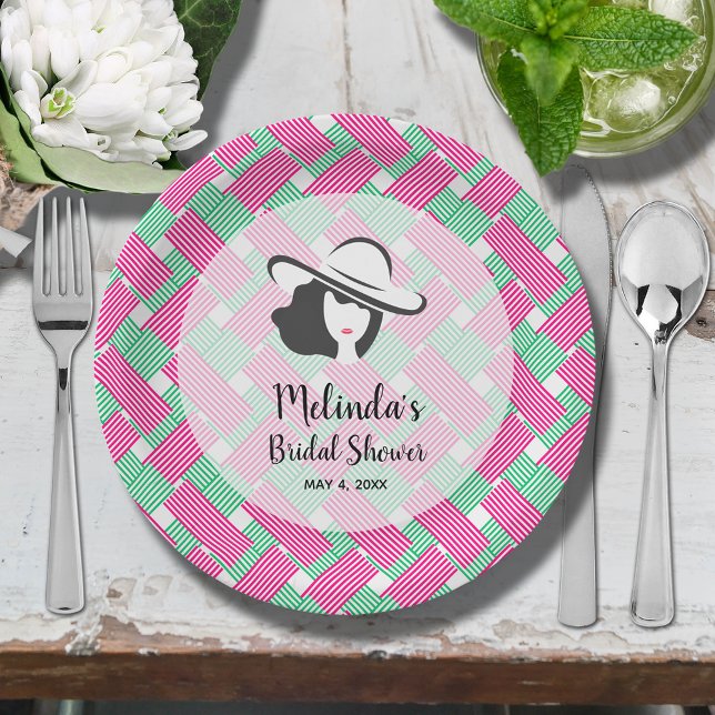 Plato De Papel Despedida de soltera con sombrero grande de Derby (Big Derby hat lady on hot pink and green diagonal stripes bridal shower paper plates)