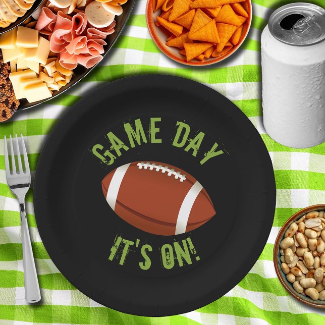 Plato De Papel Día de partido de fútbol  (Football game day paper plates - green and black)