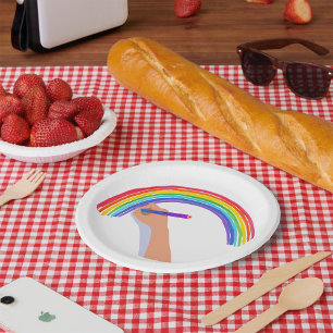 Plato De Papel Dibujando un arco iris