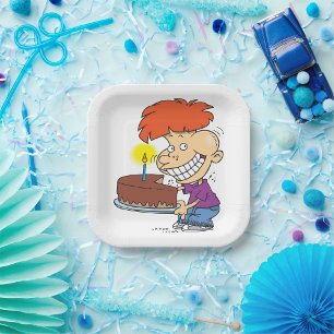 Plato De Papel Dibujo divertido de un niño con pastel de cumpleañ