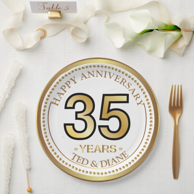 Plato de papel dorado elegante con texto editable (Boda)