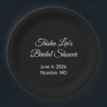 Plato De Papel Ducha Nupcial Blanca Feliz<br><div class="desc">Las duchas nupciales son eventos realmente grandiosos. Es agradable honrar a una mujer que pronto se casará. Estos platos de papel pueden hacer que su planificación sea un poco más fácil. Cambie colores y estilos a su gusto. Personalizable. Por Sharon Lee Hudson.</div>