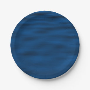 Plato De Papel El agua azul oscura se arrastra