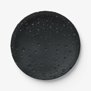 Plato De Papel el agua cae sobre la ventana negra