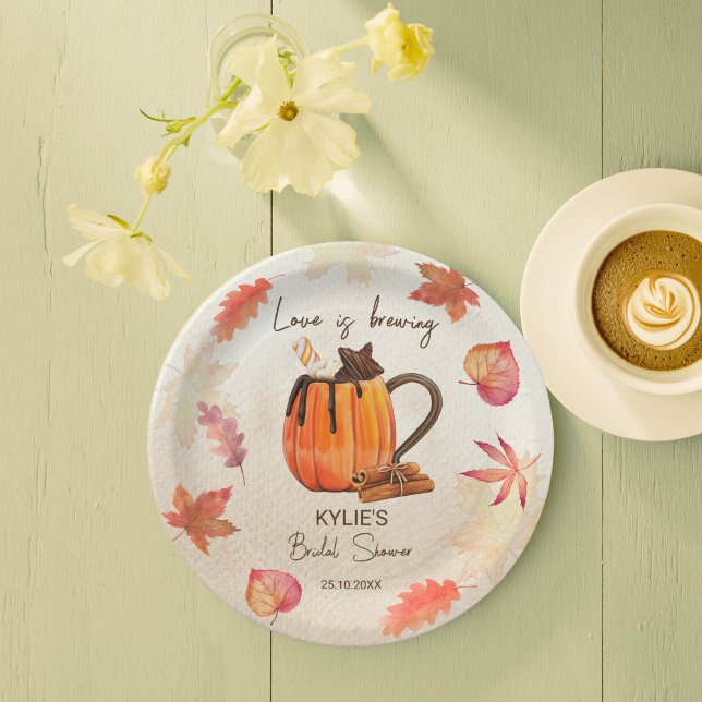 Plato De Papel El amor está cociéndose monograma de la ducha nupc (Love is brewing fall bridal shower monogrammed printed  paper plates pumpkin mug hot chocolate maple)