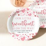 Plato De Papel El día de San Valentín Rosa Pequeño Querido Baby S<br><div class="desc">Pequeño El día de San Valentín rosado Baby Shower Plates de papel Estos El día de San Valentín Baby Shower Napkins rosados Pequeños Escandalitos están aquí para darle un toque encantador a su celebración! Su encantador diseño aporta un toque de dulzura a la decoración de la ducha de bebé. Perfecto...</div>