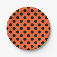 El polka negro se pone sobre el naranja