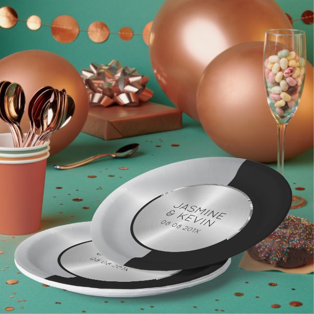 Plato De Papel Elegante diseño geométrico plateado y negro (Multi)