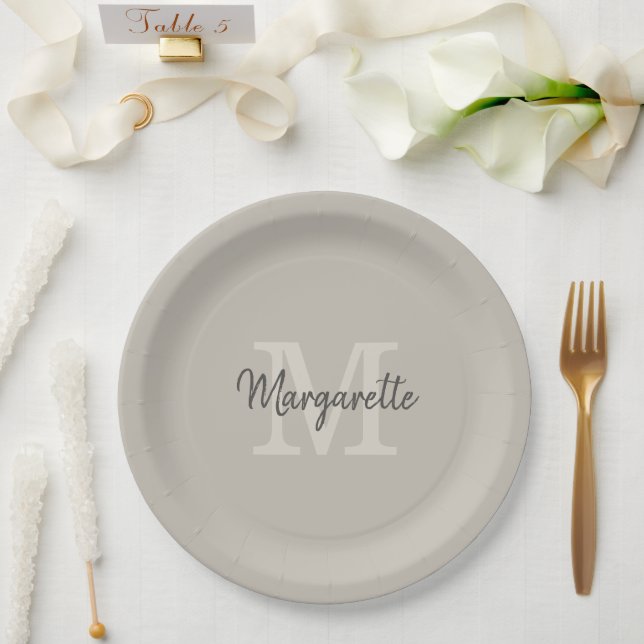 Plato De Papel Elegante nombre neutro y monograma inicial  (Boda)