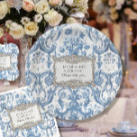 Plato De Papel Elegante Vintage Floral Blue n White Silver Bridal<br><div class="desc">El marco ornado de color plateado barroco de aspecto tridimensional se coloca sobre un elegante patrón vintage de papel de pared floral de regencia francesa o inglesa. El arte original fue cuidadosamente restaurado y diseñado gráficamente por la artista con licencia internacional Audrey Jeanne Roberts © Para personalizar los colores nos...</div>