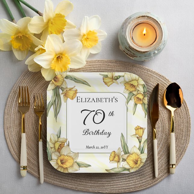 Plato De Papel Elegante Yellow Daffodils Floral 70º cumpleaños (Elegant Yellow Daffodils Floral 70th Birthday Party Square Paper Plates)