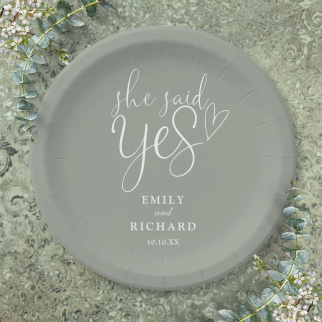 Plato De Papel Ella dijo que sí fiesta de compromiso verde salvia (She Said Yes Engagement Party Sage Green Paper Plates)