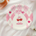 Plato De Papel Ella es la cereza en el Baby Shower superior<br><div class="desc">Sirva sus dulces con un toque de dulzura usando nuestras Placas de papel de She's the Cherry on Top de Baby Shower! Estos platos, con un diseño de cerezo caprichoso con acentos acuáticos suaves, son el complemento perfecto para su mesa de ducha de bebé. Estos platos, diseñados para complementar la...</div>