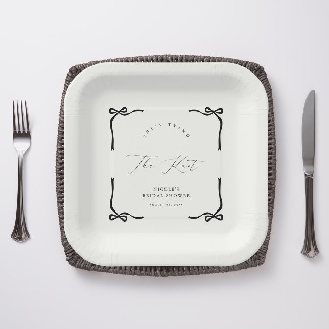 Plato De Papel Ella está atando el trasero negro (Subido por el creador)