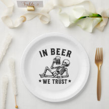 En cerveza confiamos esqueleto relajante Beer Pong
