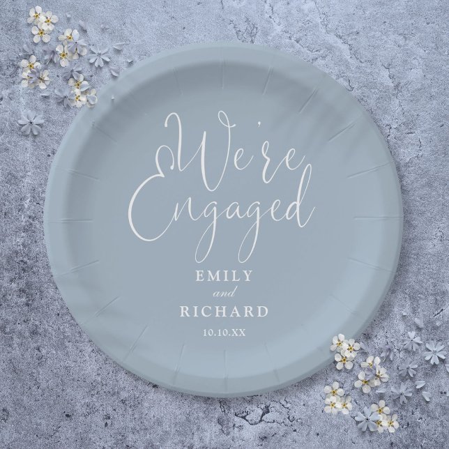 Plato De Papel Estamos comprometidos Fiesta de compromiso Azul po (We're Engaged Engagement Party Dusty Blue Paper Plates)