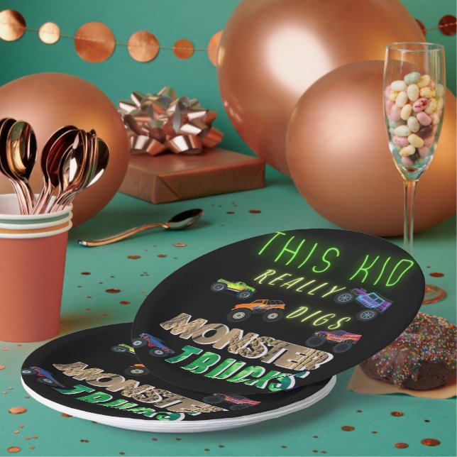 Plato De Papel Este chico realmente cavó camiones de Monstruo (Multi)