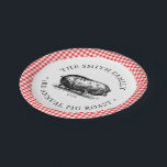 Plato De Papel Estilo picnic vintage| Evento de cordero| Familia<br><div class="desc">Platos de papel de picnic asado de cerdo de Personalizable para su próximo fiesta o evento con un dibujo de cerdo al estilo vintage rodeado de sus detalles únicos. Una gran mesa decorada para su evento de barbacoa familiar.</div>