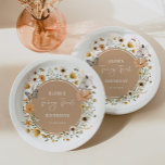 Plato De Papel Fall Wildflower Fairy Princess Birthday Tea Fiesta<br><div class="desc">Inspirada por la querida personaje de cuento de hadas "Thumbelina", una dulce hada ocupa el centro del escenario en este encantador plato de papel Con sus delgadas alas y su pequeño marco, captura la esencia de la inocencia y el asombro que define la infancia. La exquisita exposición floral de flores...</div>