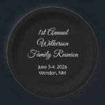 Plato De Papel Familia feliz Reunión negra<br><div class="desc">Las reuniones familiares son eventos realmente especiales. Este plato está diseñado para eso. Cambiar el estilo de las letras. Cambiar el color de la placa. Puedes decidir. ¡Personalizable. Por Sharon Lee Hudson.</div>