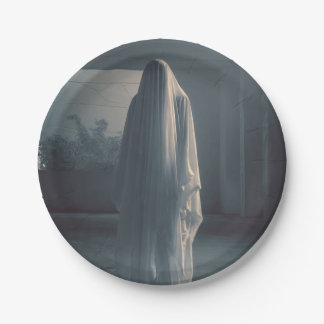 Plato de papel fantasma para disfrutar de la fiest