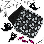 Plato De Papel Fantasmas de corte | Arañas | Halloween de Spider<br><div class="desc">Escarabajos,  arañas y telarañas en un fondo negro con un patrón de Halloween.</div>