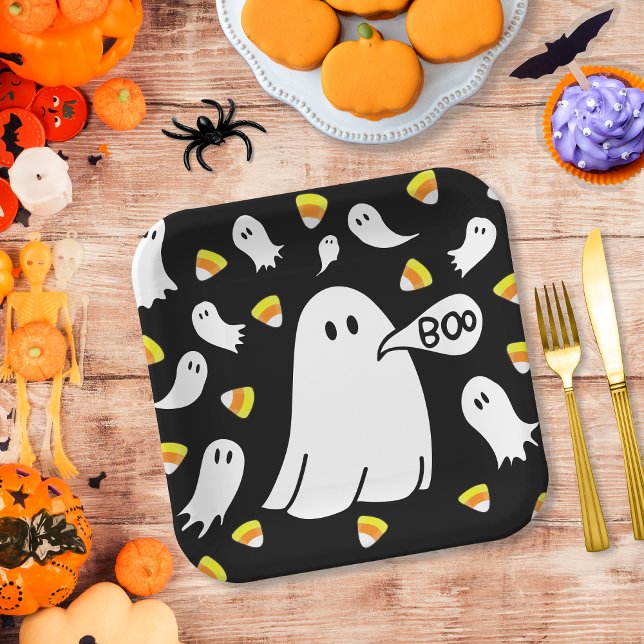Plato De Papel Fantasmas y cuernos de caramelo (Cute and whimsical, these paper plates are perfect for Halloween parties and fall gatherings!)