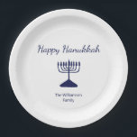 Plato De Papel Feliz Hanukkah Simple Menorah Blue White<br><div class="desc">Happy Hanukkah Holiday Festividad de placa,  con un sencillo diseño de menorah azul y tipografía de escritura. Con letras en personalizable azul,  puede agregar su propio texto. Una manera festiva de celebrar con amigos y seres queridos.</div>