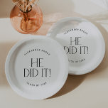Plato De Papel Fete moderno | Mínimo Lo Hizo Graduado<br><div class="desc">Esta moderna fete que hizo es perfecta para un simple fiesta de postgrado. El diseño presenta una elegante tipografía boho con un toque sofisticado en blanco y negro minimalista. Personalice sus placas de papel con el nombre del año de graduación y clase.</div>
