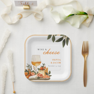 Plato De Papel Fiesta de compromiso con vino y queso