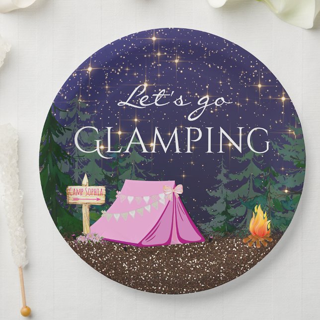 Plato De Papel Fiesta de cumpleaños de chicas con glamour al aire (Add your own text to these cute glamping or camping paper plates.)