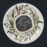 Plato De Papel Fiesta de cumpleaños de madera rústica de la<br><div class="desc">La fiesta de cumpleaños rústica de la rebanada del tablero y de madera de tiza diseña. Con follaje hermoso de la acuarela,  la rebanada blanca y la escritura florales,  de madera dan la escritura. Este diseño moderno está seguro de fijar el estilo para su fiesta próximo.</div>