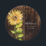 Plato De Papel Fiesta de cumpleaños del girasol amarillo ruso<br><div class="desc">Decoración rústica y de fiesta de cumpleaños para niños con ilustracion de color girasol sobre un fondo de madera. Personalizar esta placa de papel agregando el nombre,  la edad y la fecha del evento del niño. Elegante diseño de fiesta de chica de verano o otoño.</div>