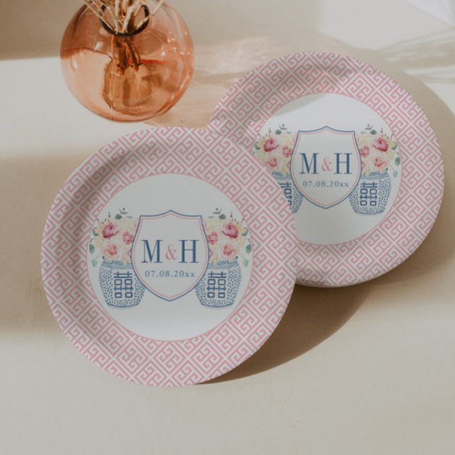 Plato De Papel Fiesta de Despedida de Soltera con Rosas Rosadas M (Pretty pink and navy chinoiserie couples monogram paper plates for wedding or jack and jill shower)