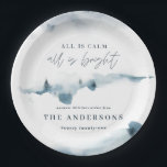 Plato De Papel Fiesta de navidades de color azul mínimo<br><div class="desc">Bosque acuarela mínima placa de papel fiesta Navidad personalizada. Elegante diseño azul y blanco de invierno. Parte de una colección moderna y mínima de vacaciones.</div>