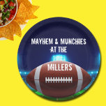 Plato De Papel FIESTA del Estadio de Fútbol de los Fans del SPORT<br><div class="desc">Invite a todos sus amigos ruidosos a disfrutar de su fiesta del Super Bowl en el día del juego con platos de papel de personalizable - CAMBIAR A SU ÚLTIMO NOMBRE o cambiar toda la redacción,  sólo haga clic en personalizar. COINCIDIENDO con los artículos de nuestra tienda.</div>