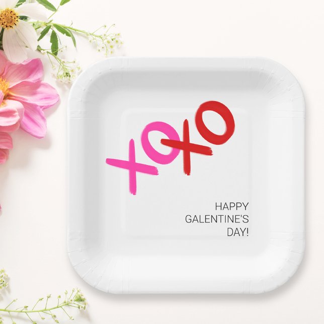 Plato De Papel Fiesta galentino de abrazos rosados y rojos y beso (XOXO Pink and Red Hugs and Kisses Galentine Party Paper Plates)